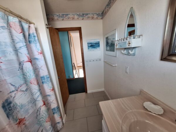 A Carolina Conch oceanfront rental Kitty Hawk NC - photo 14