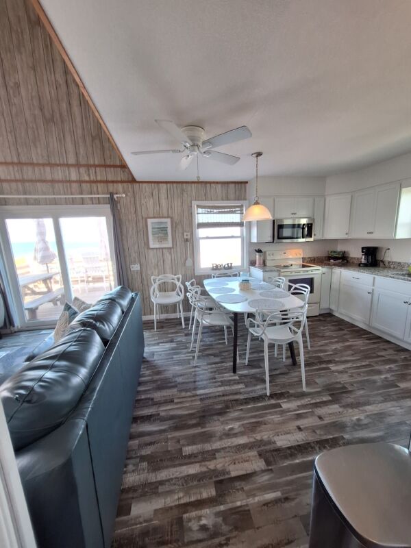 A Carolina Conch oceanfront rental Kitty Hawk NC - photo 3