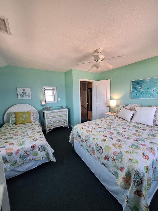 A Carolina Conch oceanfront rental Kitty Hawk NC - photo 4